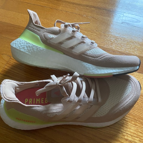 Brand new! Adidas Ultra Boosts. - Picture 4 of 5